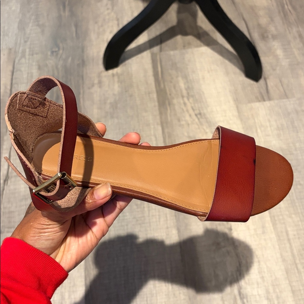 Women's Express Ankle-Strap Leather Flat Sandals - Picture 6 of 7